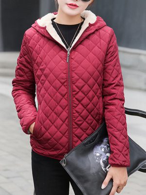 Casaco acolchoado feminino com capuz