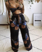 Conjunto calça pantalona e cropped estampado