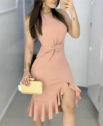 Vestido assimétrico com babados