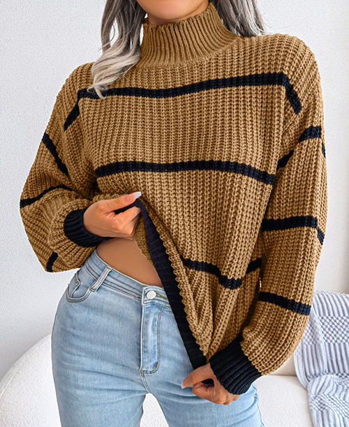 Suéter feminino listrado gola alta