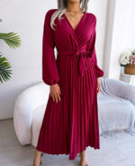 Vestido longo plissado com manga longa