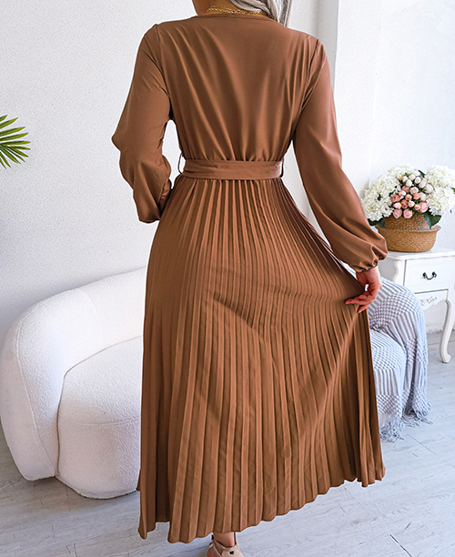 Vestido longo plissado com manga longa