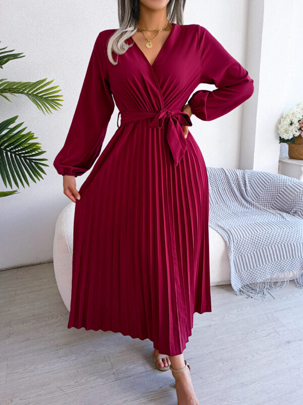 Vestido longo plissado com manga longa