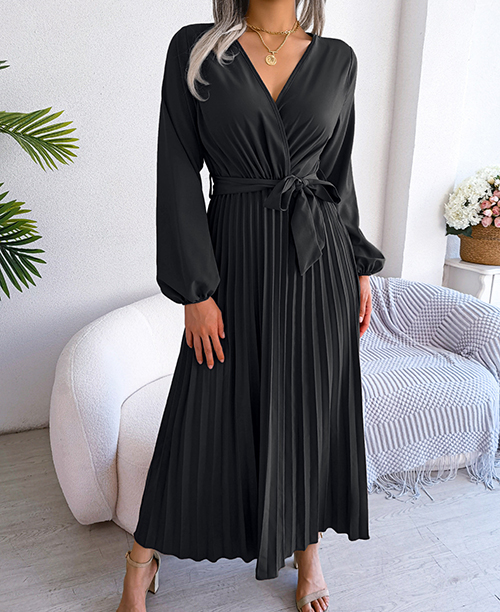 Vestido longo plissado com manga longa