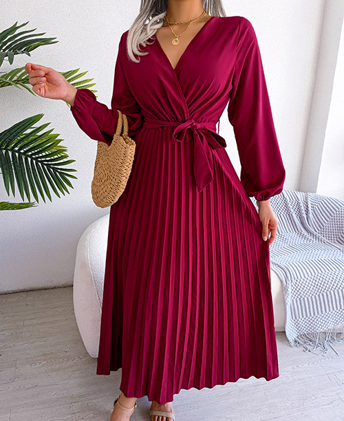 Vestido longo plissado com manga longa