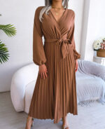 Vestido longo plissado com manga longa