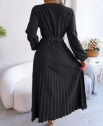 Vestido longo plissado com manga longa