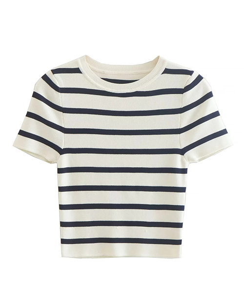 Blusa cropped feminina listrada preto e branco