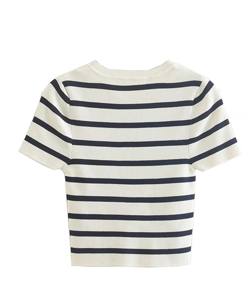 Blusa cropped feminina listrada preto e branco